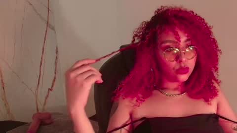 Snapshot of sasha__velvet_ chatting on May 29, 4:32 am Sasha online show from May 29, 4:32 am
