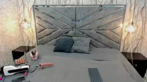 Sasha  online show from December 4, 7:55 pm