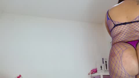 Sasha Creamy online show from May 21, 8:27 pm