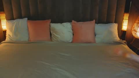 Sasha Exclusive online show from October 22, 1:22 pm