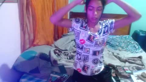 Snapshot of sasha_raven chatting on June 17, 2:36 am sasha_raven online show from June 17, 2:36 am