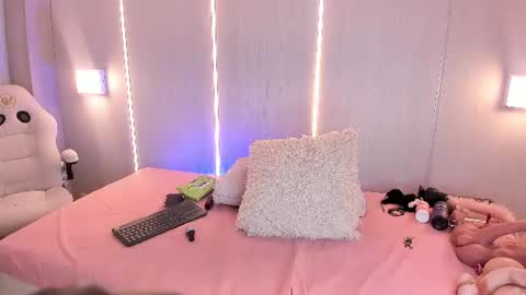 Snapshot of sasha_rivers chatting on June 13, 7:56 pm Sasha online show from June 13, 7:56 pm