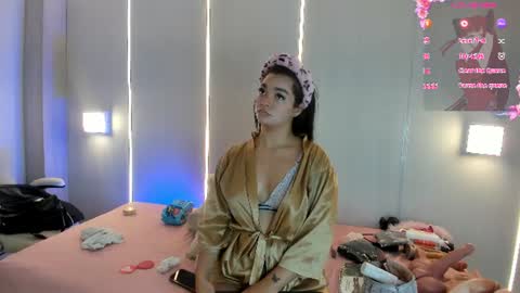 Snapshot of sasha_rivers chatting on June 17, 7:26 pm Sasha online show from June 17, 7:26 pm
