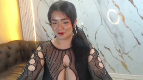 Snapshot of sasha_tf chatting on June 18, 8:24 pm Sasha online show from June 18, 8:24 pm