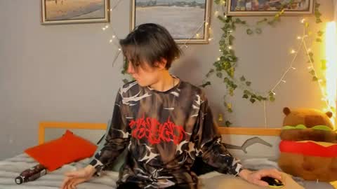 Snapshot of sasha_vesmus chatting on May 20, 9:32 pm Sasha Vesmus online show from May 20, 9:32 pm