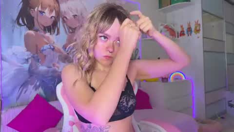 Snapshot of sashacollerx chatting on July 7, 12:53 pm Alexa online show from July 7, 12:53 pm