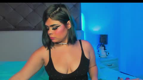 Snapshot of sashajune chatting on January 2, 8:02 pm selene online show from January 2, 8:02 pm