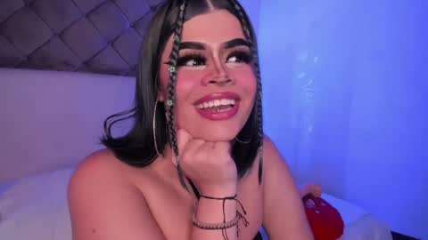 Snapshot of sashajune chatting on February 17, 9:08 pm selene online show from February 17, 9:08 pm