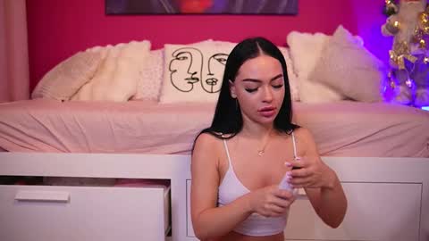 Snapshot of sashalorenzz chatting on December 16, 4:39 am SashaLorenz online show from December 16, 4:39 am