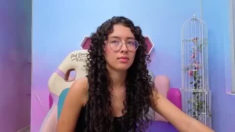 SashaMonroee  online show from October 25, 4:09 am