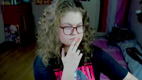 Snapshot of sashy_way chatting on May 15, 9:27 am .Alexandra online show from May 15, 9:27 am