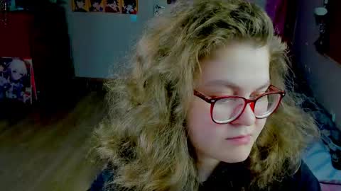 Snapshot of sashy_way chatting on June 9, 6:19 pm .Alexandra online show from June 9, 6:19 pm