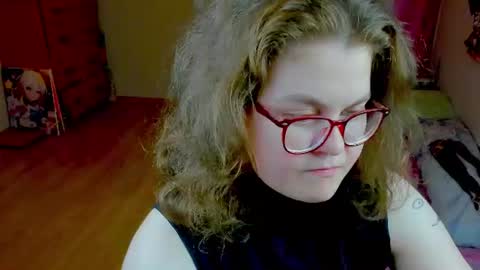 Snapshot of sashy_way chatting on June 18, 8:46 pm .Alexandra online show from June 18, 8:46 pm