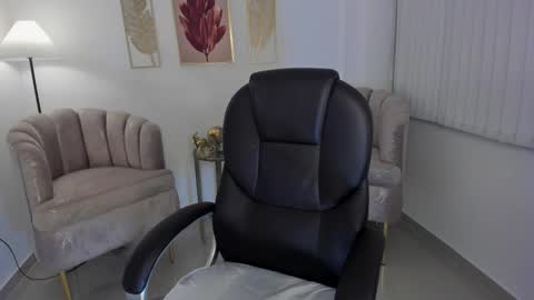 Snapshot of saskia_litt chatting on November 25, 5:07 am saskia litt online show from November 25, 5:07 am