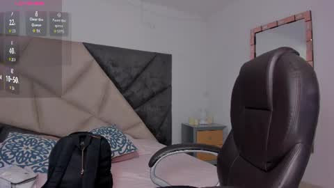Snapshot of saskiagrendel chatting on June 19, 12:04 am saskiagrendel online show from June 19, 12:04 am
