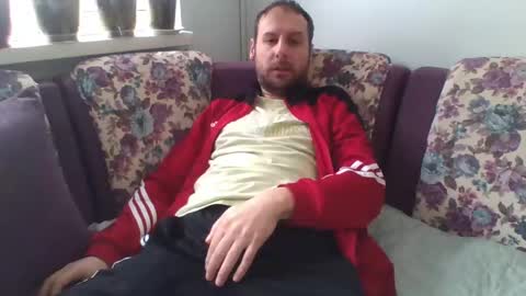 Snapshot of sasko877 chatting on December 10, 10:38 am sasko877 online show from December 10, 10:38 am