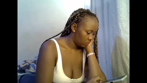 sassy_bella online show from December 18, 6:19 am