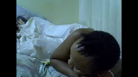 sassy_bella online show from April 28, 2:27 am