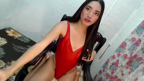 KEYLLA online show from December 13, 9:20 pm