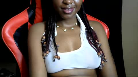 Snapshot of sassy_lyne chatting on July 21, 7:11 am sassy_lyne online show from July 21, 7:11 am