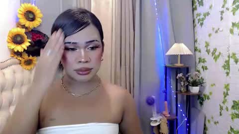 Snapshot of sassy_tinaxx chatting on November 25, 11:54 am sassy_tinaxx online show from November 25, 11:54 am