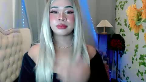 sassy_tinaxx online show from December 22, 9:28 am