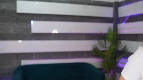 Snapshot of sassyivana chatting on June 18, 12:09 pm SassyIvana online show from June 18, 12:09 pm