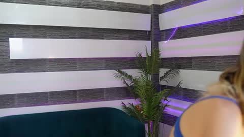 Snapshot of sassyivana chatting on June 25, 11:59 am SassyIvana online show from June 25, 11:59 am