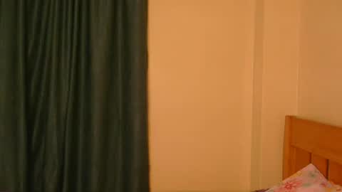 Snapshot of sassyleila chatting on June 17, 12:13 am sexxy one online show from June 17, 12:13 am