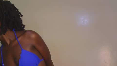 Snapshot of sassyleila chatting on July 4, 11:55 pm sexxy one online show from July 4, 11:55 pm