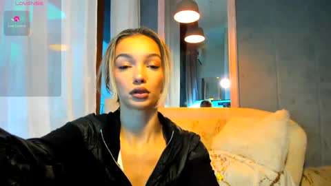 sassyt33n online show from October 8, 8:23 am