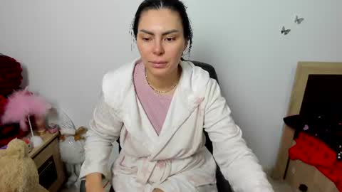 sassytiff online show from June 12, 10:36 am