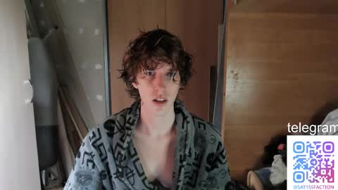 Snapshot of sat1sfaction chatting on October 27, 10:52 am Kristof online show from October 27, 10:52 am