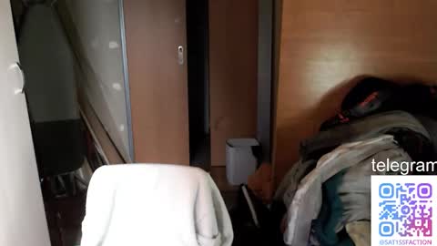 Snapshot of sat1sfaction chatting on November 20, 1:00 pm Kristof online show from November 20, 1:00 pm