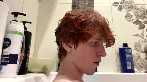 Snapshot of sat1sfaction chatting on December 2, 9:21 pm Kristof online show from December 2, 9:21 pm