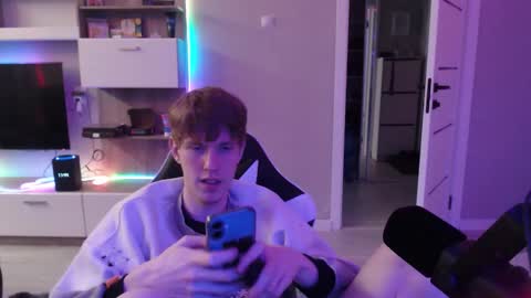 Snapshot of sat1sfaction chatting on March 10, 8:41 am Kristof online show from March 10, 8:41 am