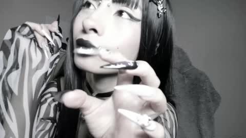    im expecting 300 thumbs up on my altar online show from January 18, 4:04 am