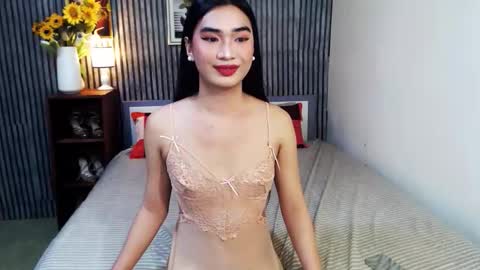 Snapshot of satiable_sashax chatting on December 16, 6:02 pm Sasha online show from December 16, 6:02 pm