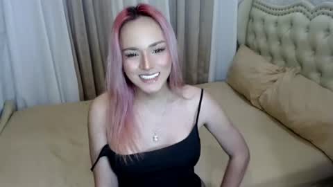 Snapshot of satisfier_trans chatting on June 22, 8:44 am cassie online show from June 22, 8:44 am