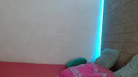 Snapshot of sativa_29 chatting on December 17, 5:47 pm Sativa online show from December 17, 5:47 pm