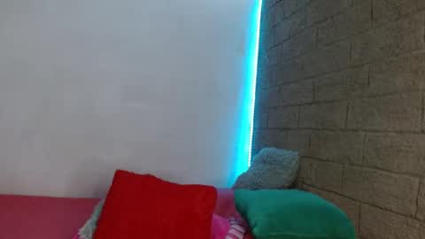 Snapshot of sativa_29 chatting on December 17, 8:54 pm Sativa online show from December 17, 8:54 pm