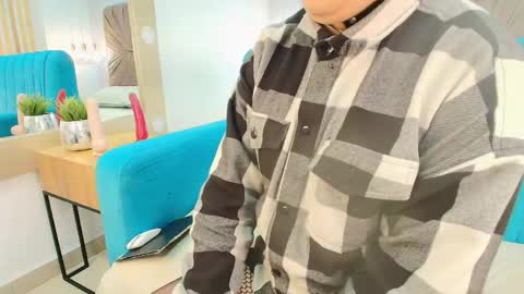 Saturningsweets online show from April 29, 5:30 pm