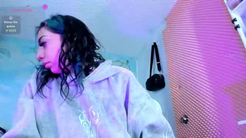 Snapshot of saturno_stone chatting on June 15, 9:00 am Saturnooo online show from June 15, 9:00 am