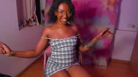 saturno_vibes online show from November 11, 9:53 am