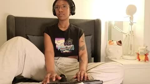 Snapshot of saturno_vibes chatting on May 7, 5:24 am saturno_vibes online show from May 7, 5:24 am