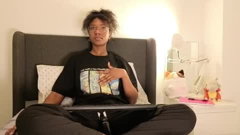 Snapshot of saturno_vibes chatting on May 18, 12:33 pm saturno_vibes online show from May 18, 12:33 pm