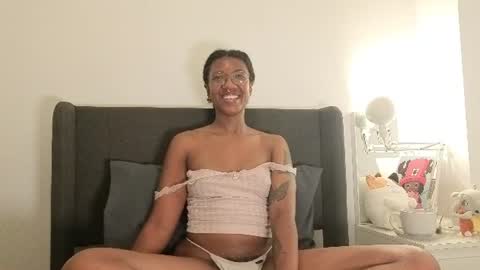 Snapshot of saturno_vibes chatting on June 20, 5:49 pm saturno_vibes online show from June 20, 5:49 pm