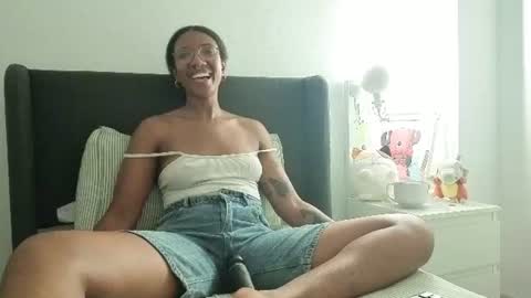 Snapshot of saturno_vibes chatting on June 27, 2:23 pm saturno_vibes online show from June 27, 2:23 pm