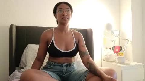 Snapshot of saturno_vibes chatting on July 20, 4:09 pm saturno_vibes online show from July 20, 4:09 pm