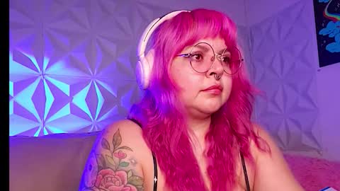 Gina George online show from February 8, 8:12 pm